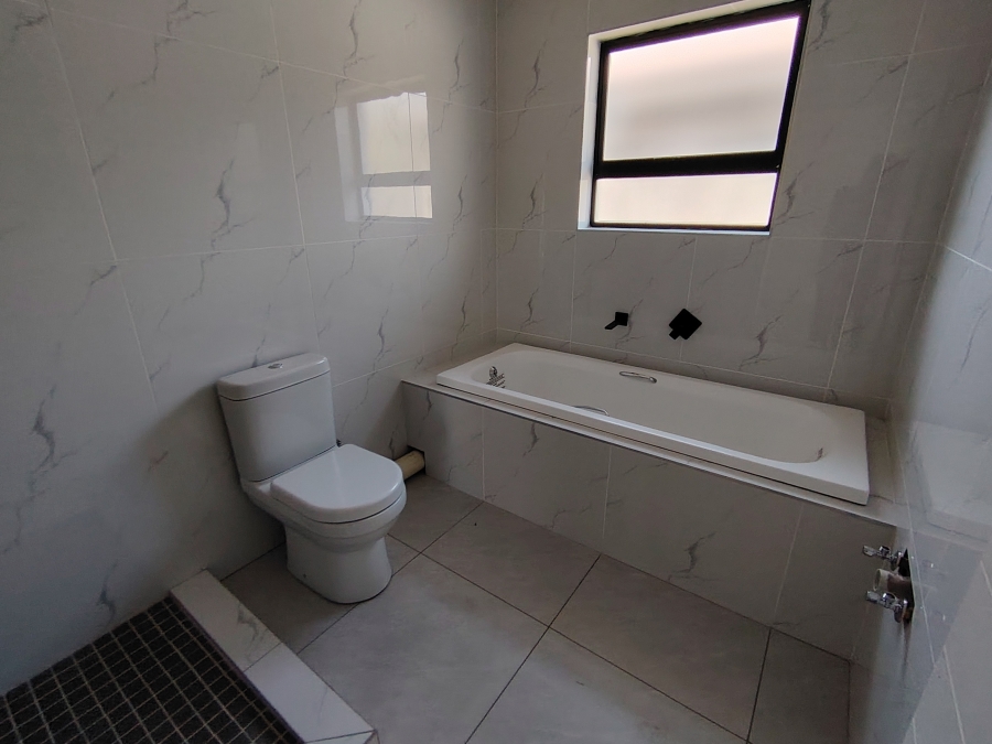 3 Bedroom Property for Sale in The Islands Estates North West